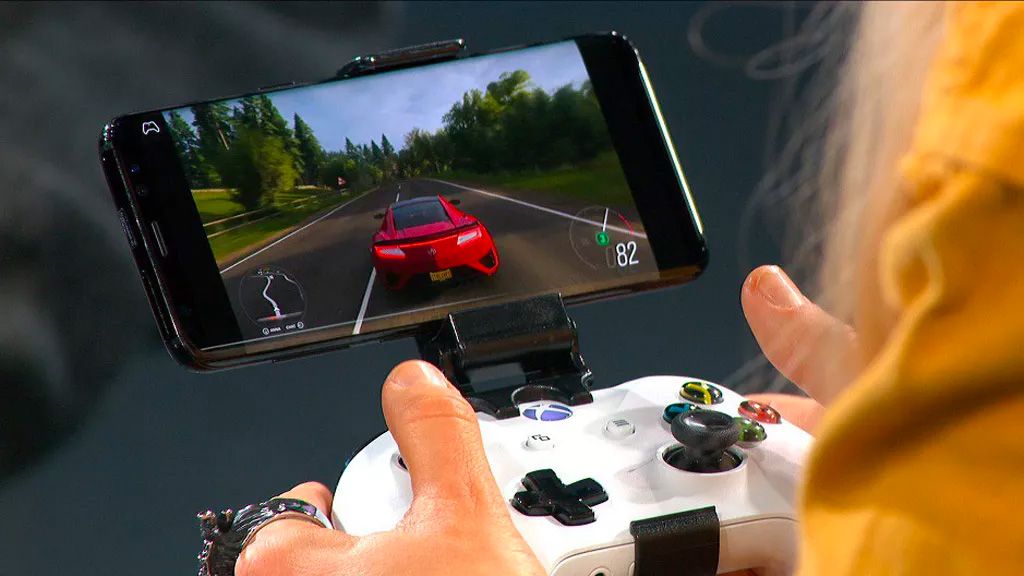 Now anyone can play Xbox games on iPhone and iPad