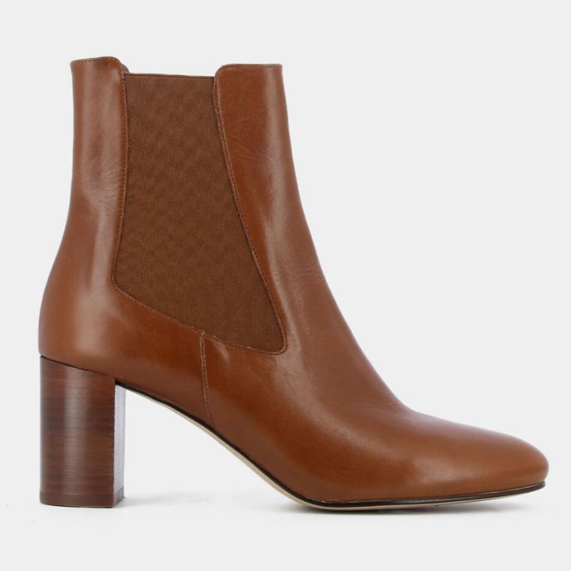 brown boots