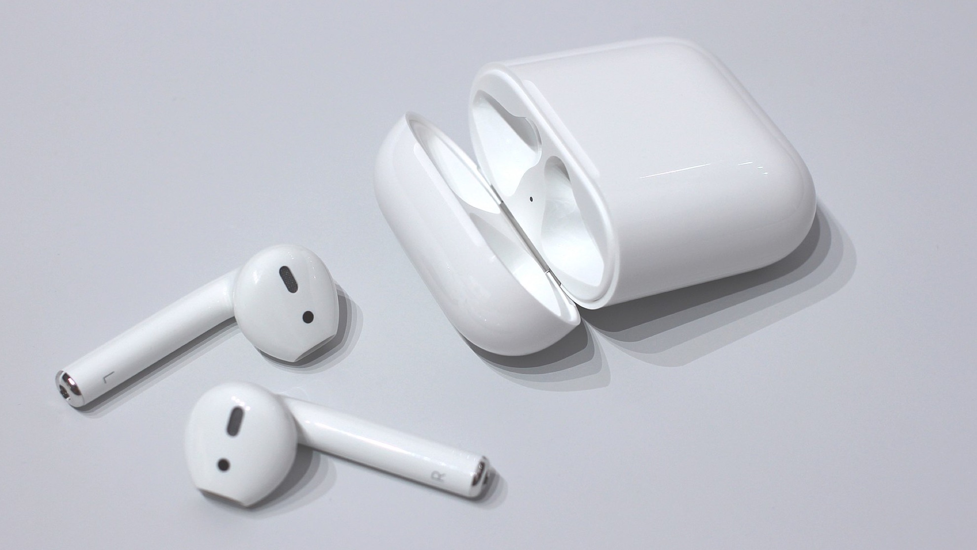 Airpods discount leaking sound