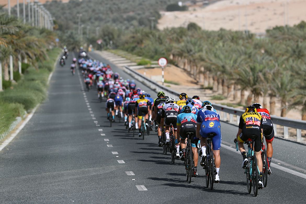The peloton on the undulating highway