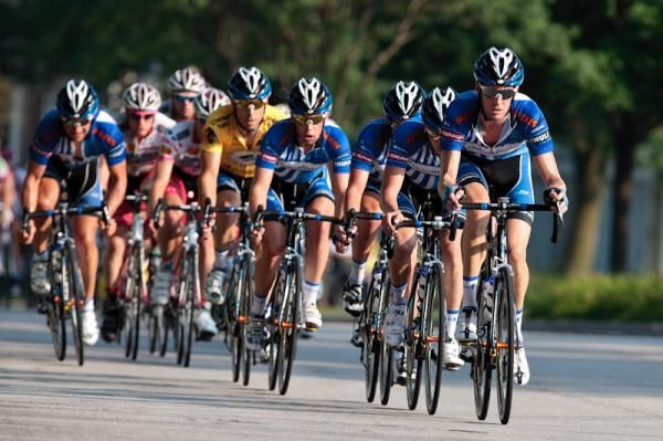 Rory Sutherland (UnitedHealthcare) at the front and trying to bring back the break.
