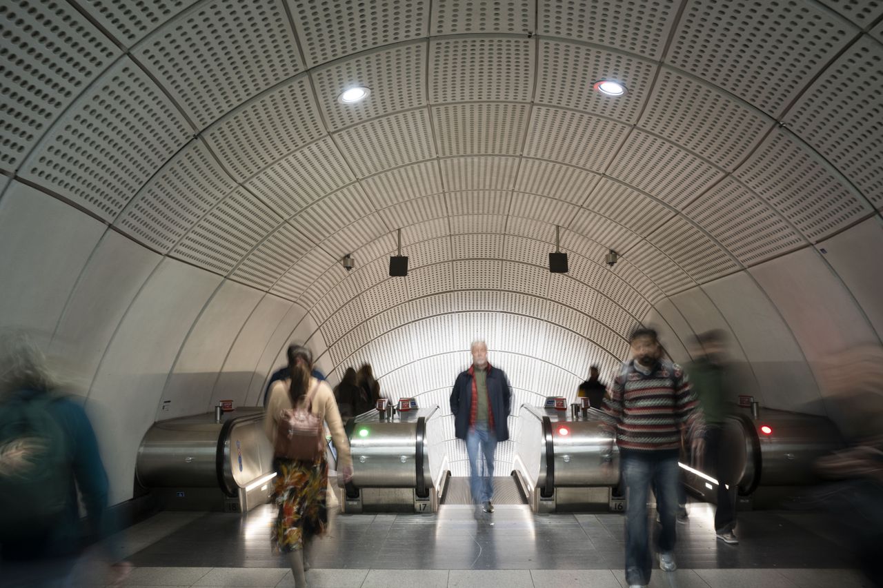 Ricoh GR IV sample images - blurred movement of commuters in london underground