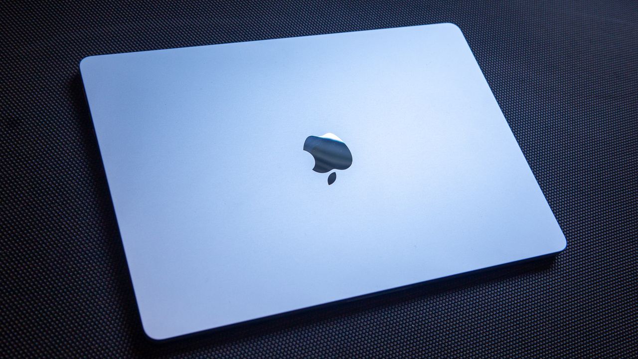 MacBook Air M4 in Sky Blue