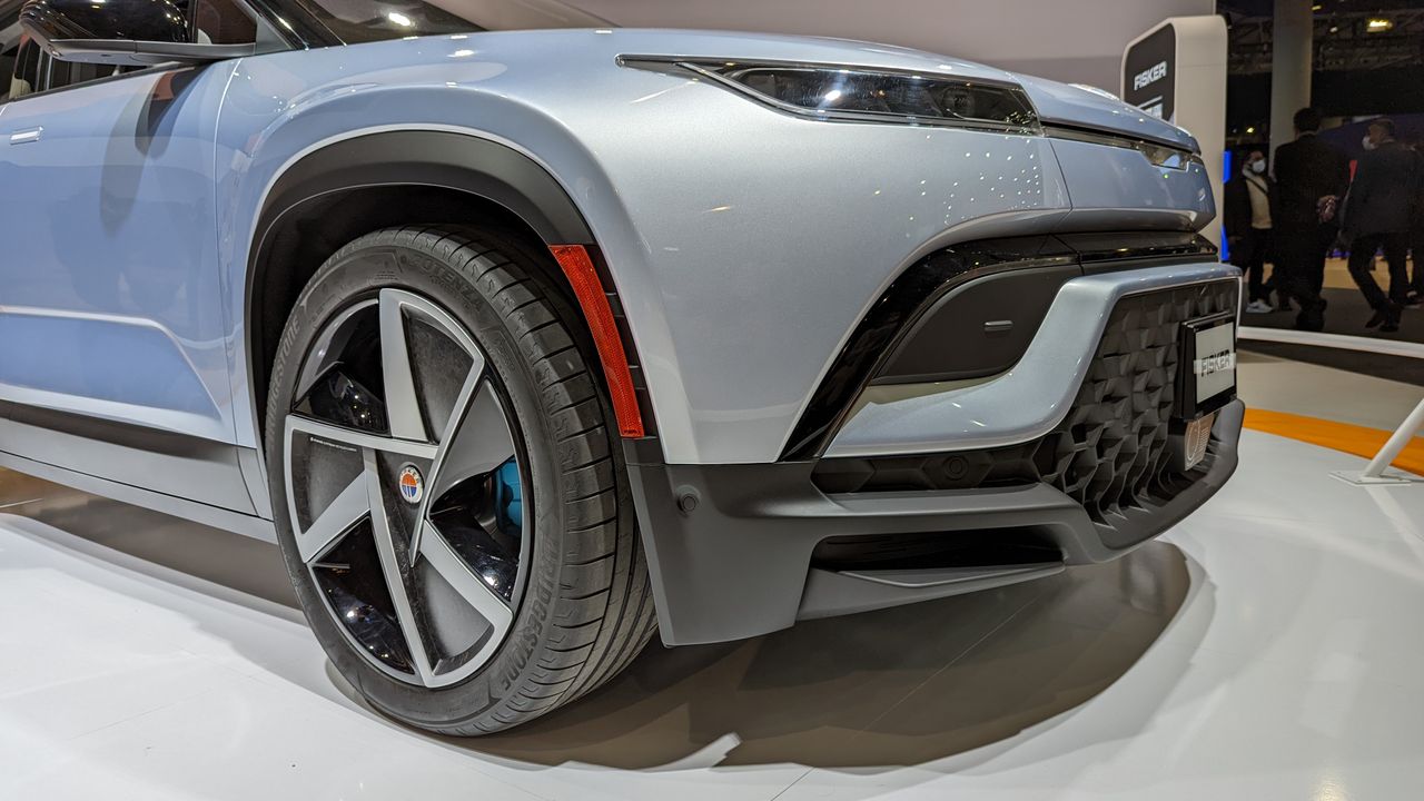 Close up of front wheel