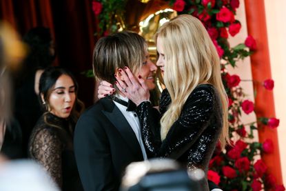 Nicole Kidman and Keith Urban put on a steamy show on the Oscars champagne carpet