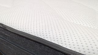 The edge of the Eva Comfort Classic mattress