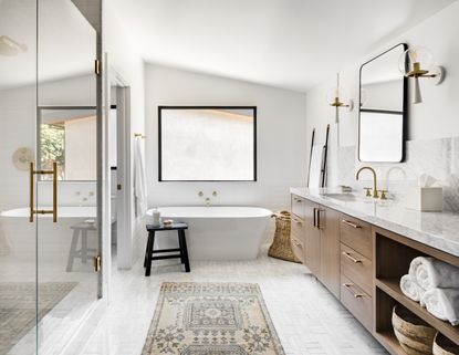 10 Modern Farmhouse Bathrooms To Inspire A Cozy Upgrade 