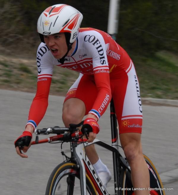 Rein Taaramae (Cofidis) took over as best young rider with an 8th place finish.