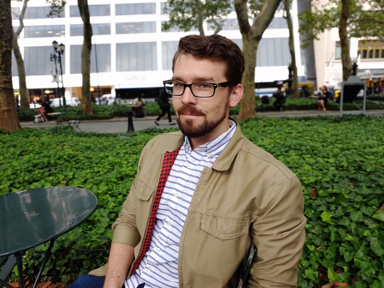 Portrait mode is here, and while we did get aggressive blurring in the background, the building is blown out, too. That didn't happen on Apple and Samsung phones.