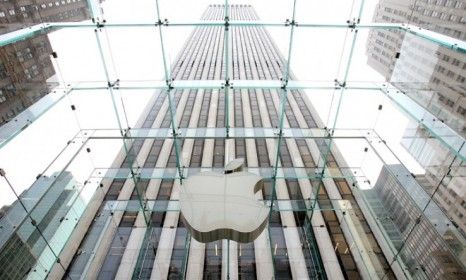 The entrance to the midtown Manhattan Apple store.