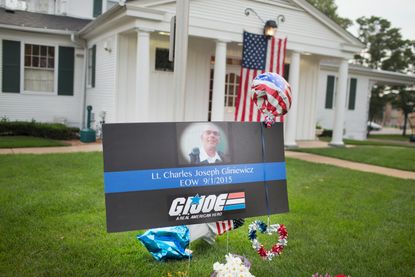 Police in northern Illinois will announced that Lt. Charles Joseph Gliniewicz killed himself, AP reports