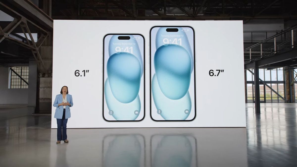 The iPhone 15 and iPhone 15 Plus being presented at Apple&#039;s September 2023 special event.