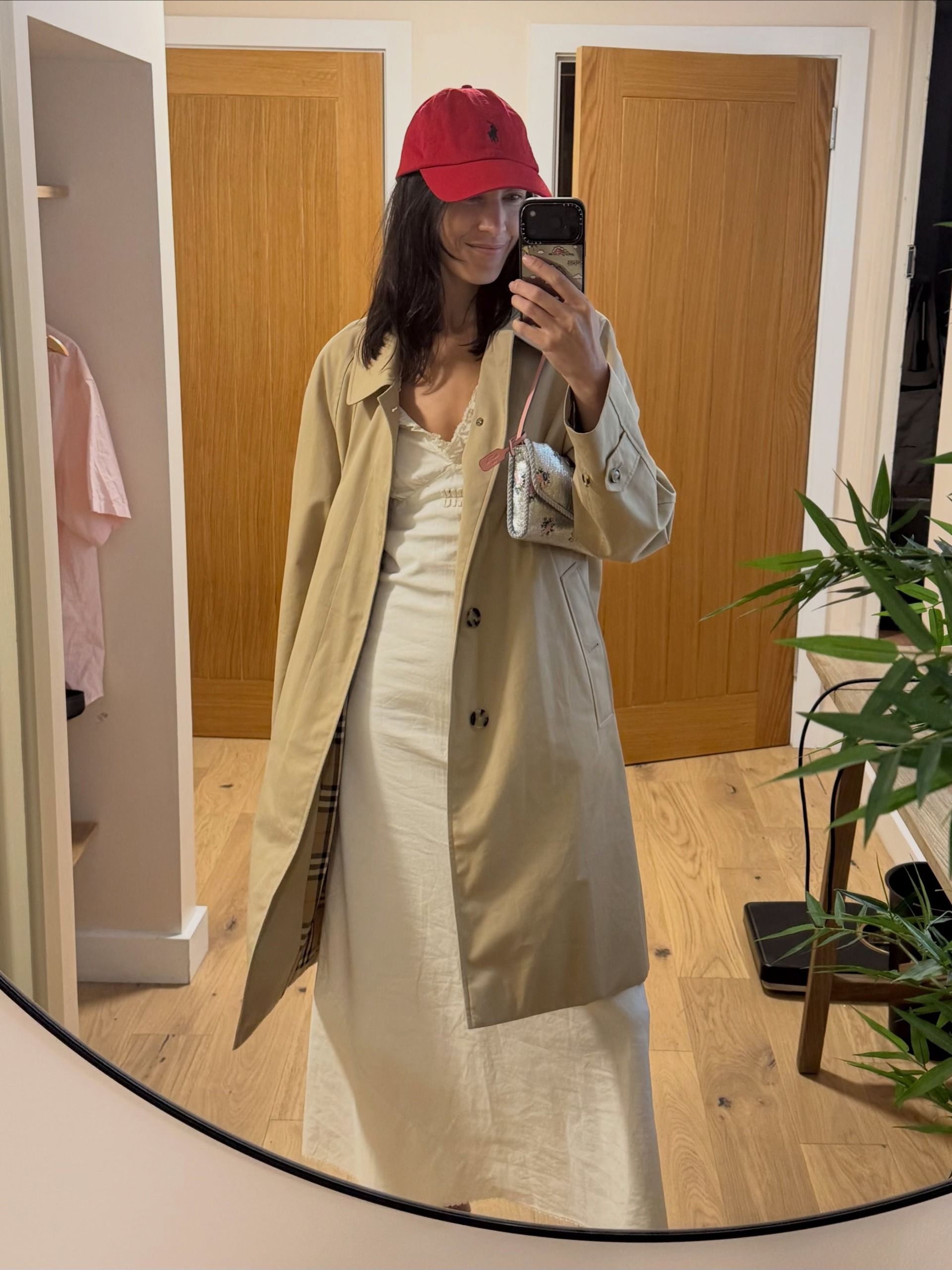Image of Alexa Chung wearing a viral celebrity buy 2026.