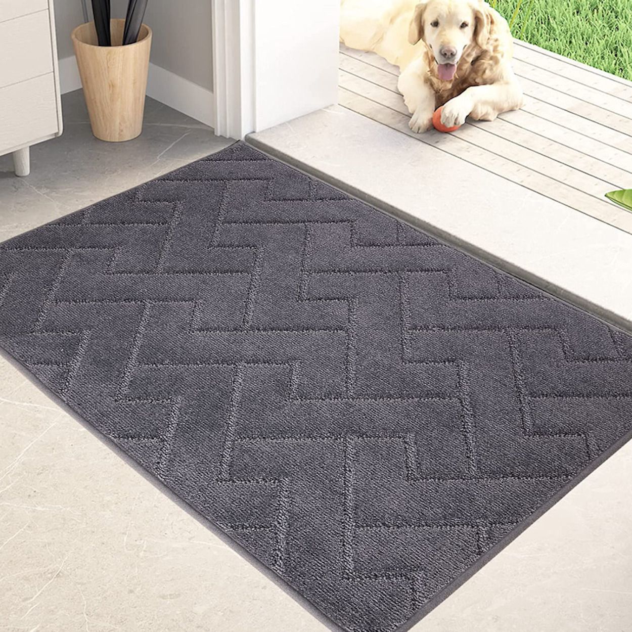 Tikar pengontrol kotoran berwarna abu-abu