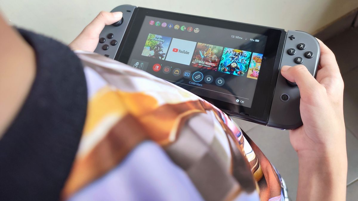 Nintendo Switch sees its first price drop ahead of OLED model but
