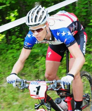 Series leader Max Plaxton (Sho-Air/Specialized) descending in 4th place