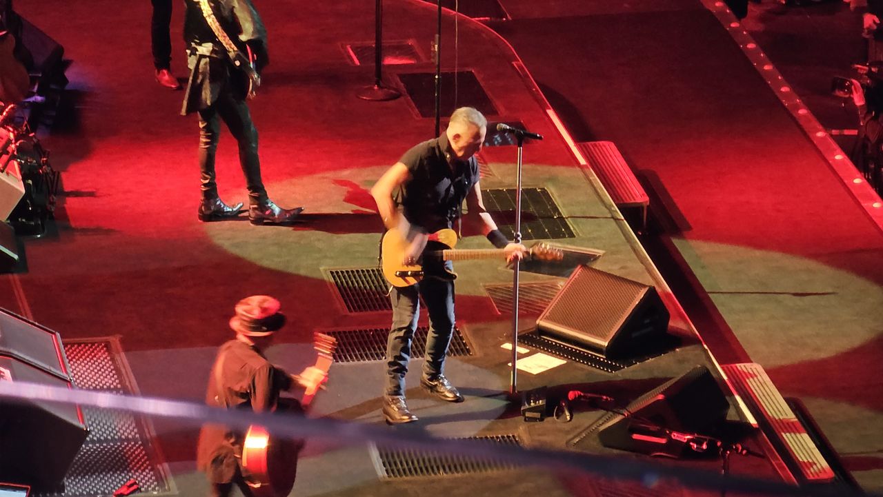 Bruce Springsteen photographed with Samsung Galaxy S23 Ultra 10x zoom