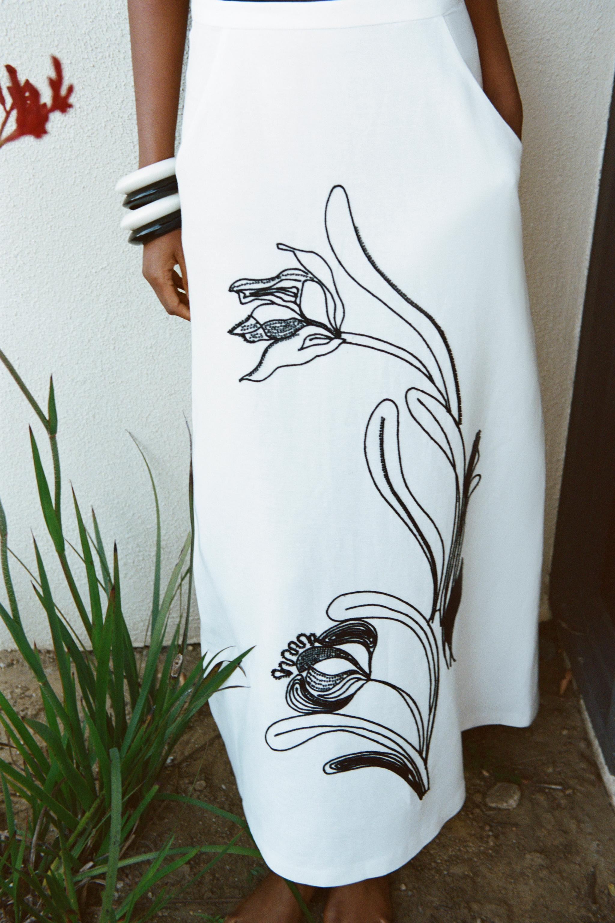 White Zara embroidered skirt