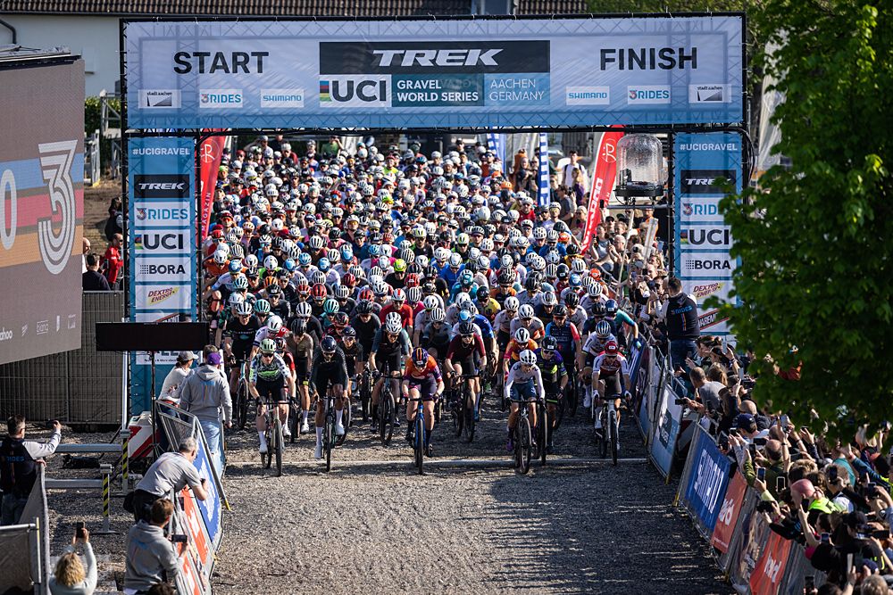 3. Rides Aachen
Photo&acirc;s by Leon van Bon