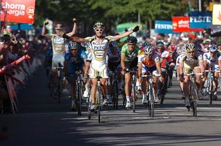 Gregory Henderson (Columbia-HTC) wins Vuelta a España stage three to Venlo, Netherlands