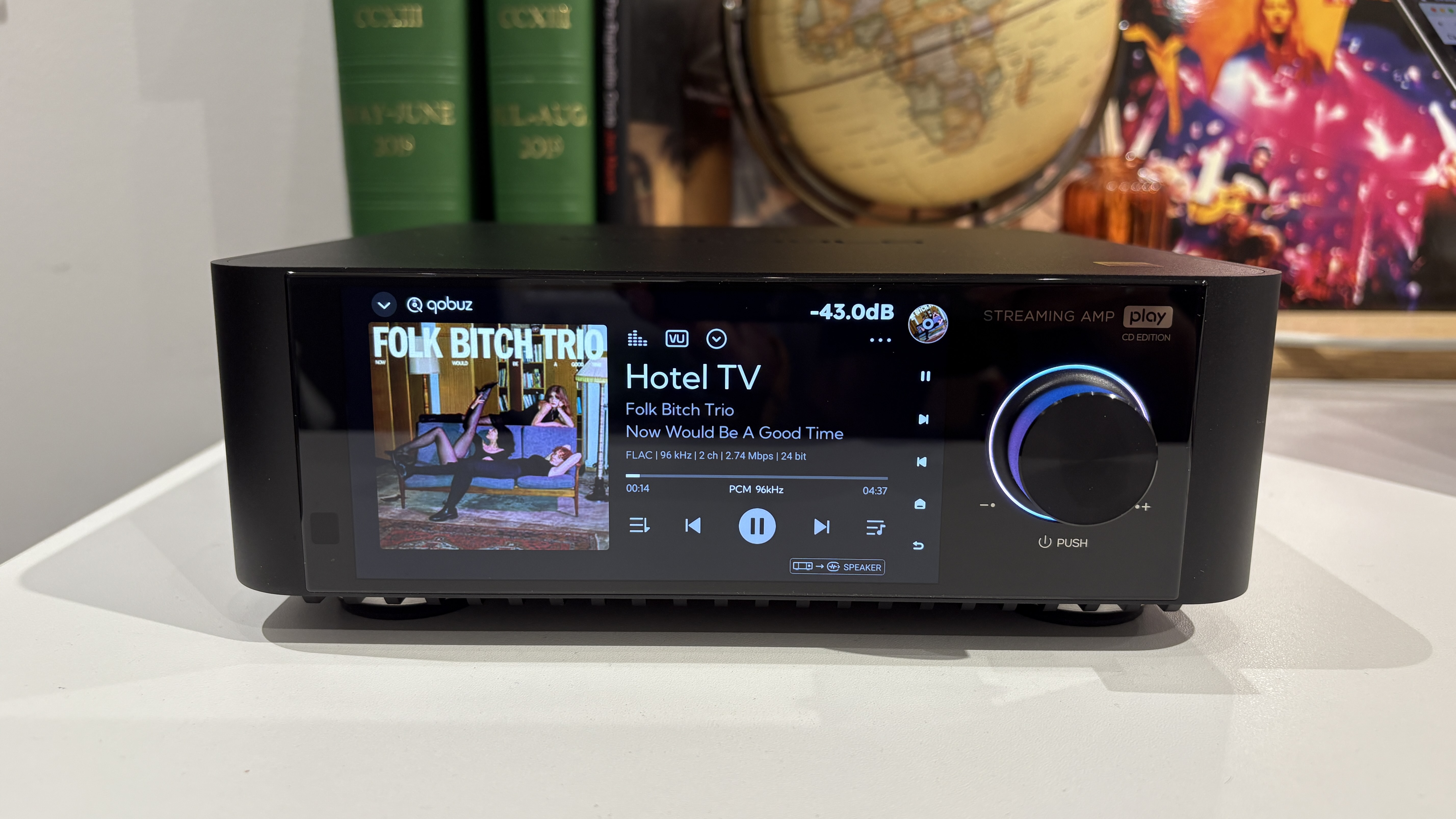 Qobuz Connect playing on Eversolo Play CD Edition