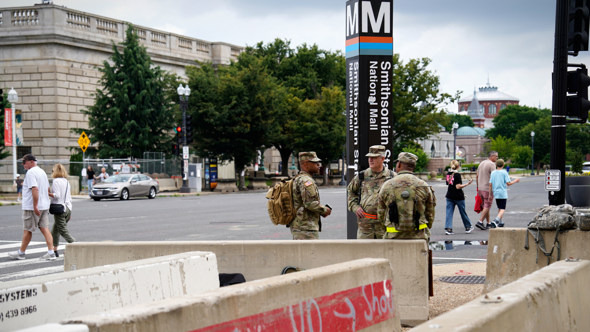 Soldiers relax near Smithsonian museums during Army's 250th anniversary commemoration