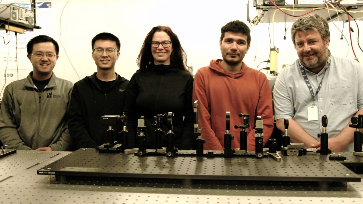 156.3 TRILLION frames per second! Meet the fastest camera on the planet