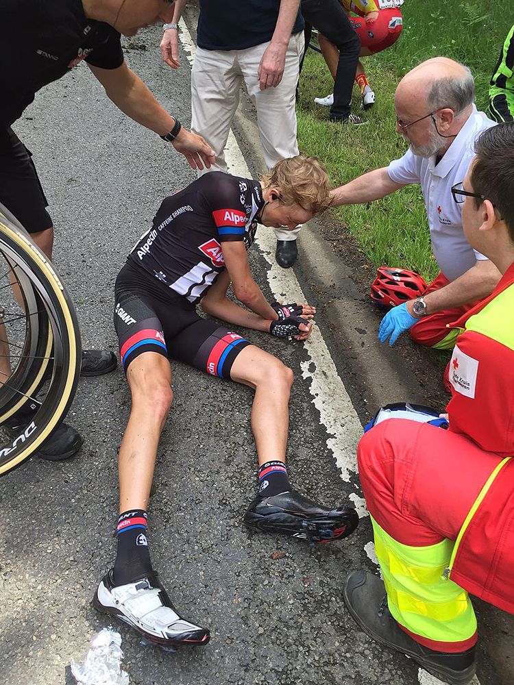 Frederik Ludvigsson (Giant-Alpecin) injured by a motor vehicle for the second time in 2016
