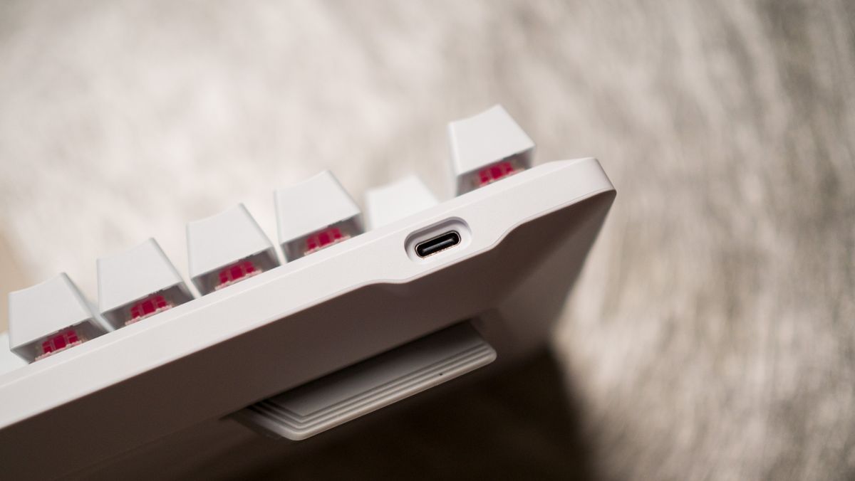 Corsair K70 Pro TKL connector