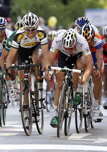 Degenkolb came through to win with 25m remaining