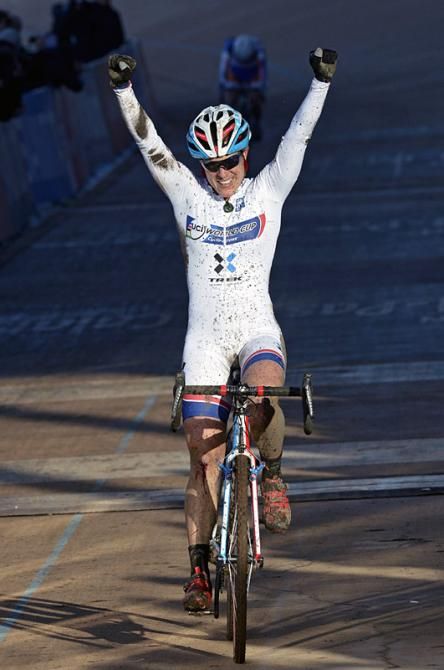 Katie Compton (Trek Cyclocross Collective) rallied to win the Roubaix, France round of the World Cup