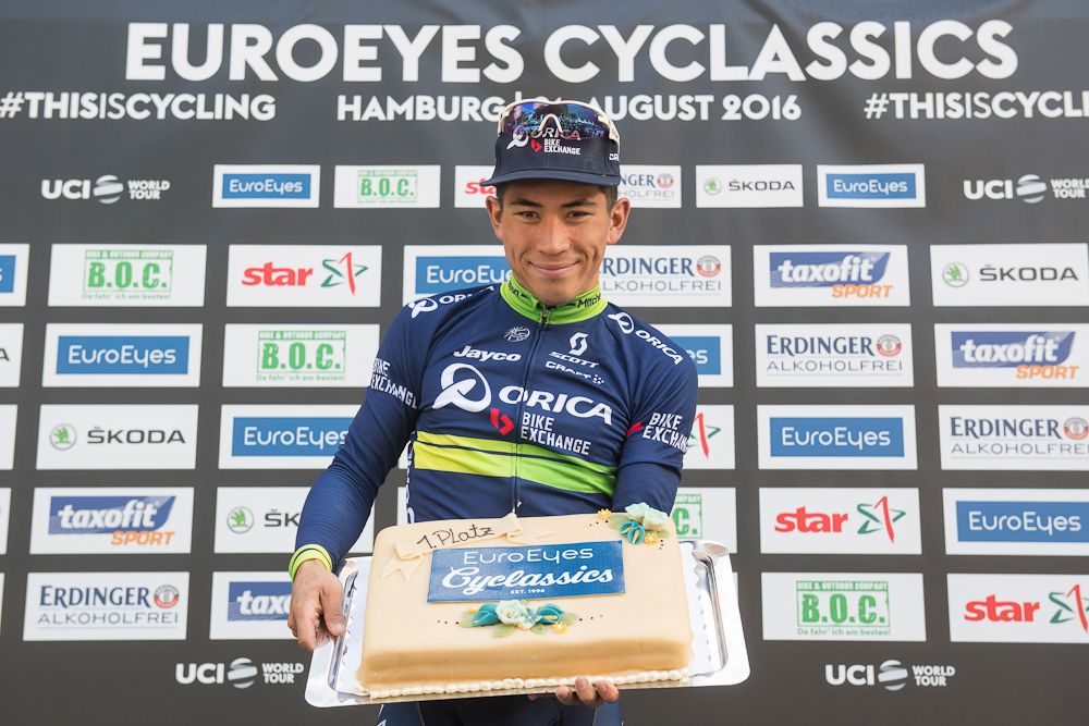 Caleb Ewan on the podium at the Euroeyes Cyclassics Hamburg