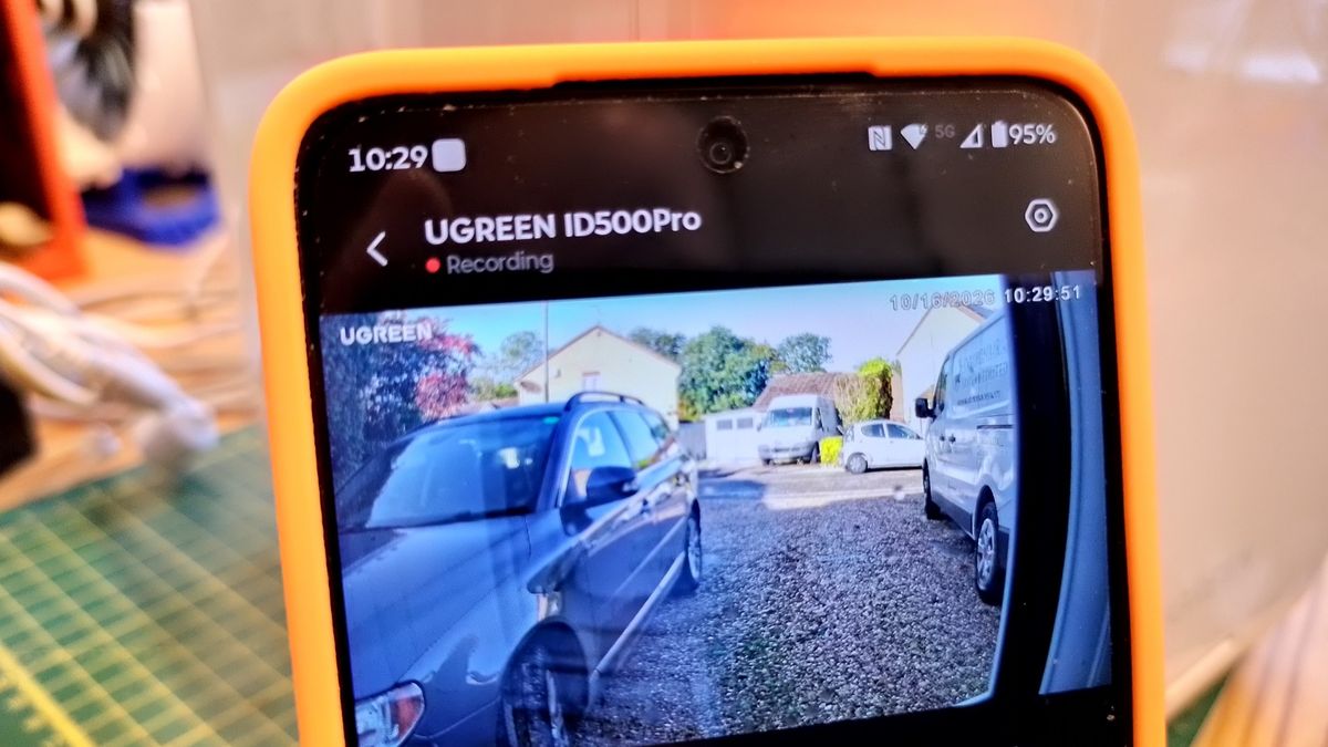 Ugreen HomeAgent HA100 security camera