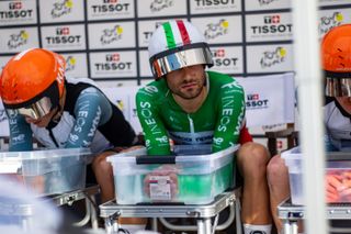 Cold arms, fast legs? Netcompany Ineos roll out unusual pre-cooling strategy at the Tour de France team time trial