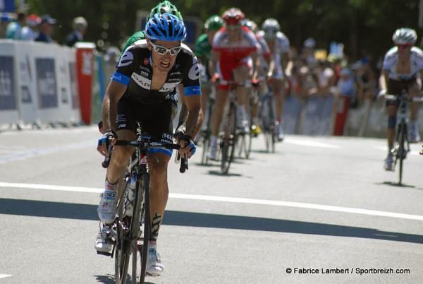 Christophe Le Mevel (Garmin-Cervelo) leads the chase.