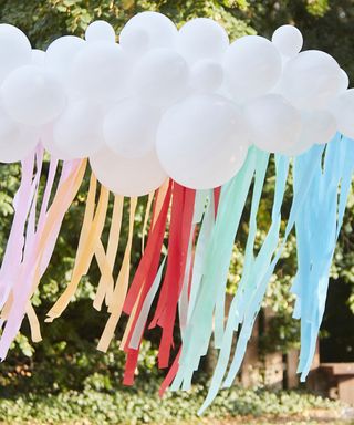Outdoor birthday party ideas with balloon party decoration