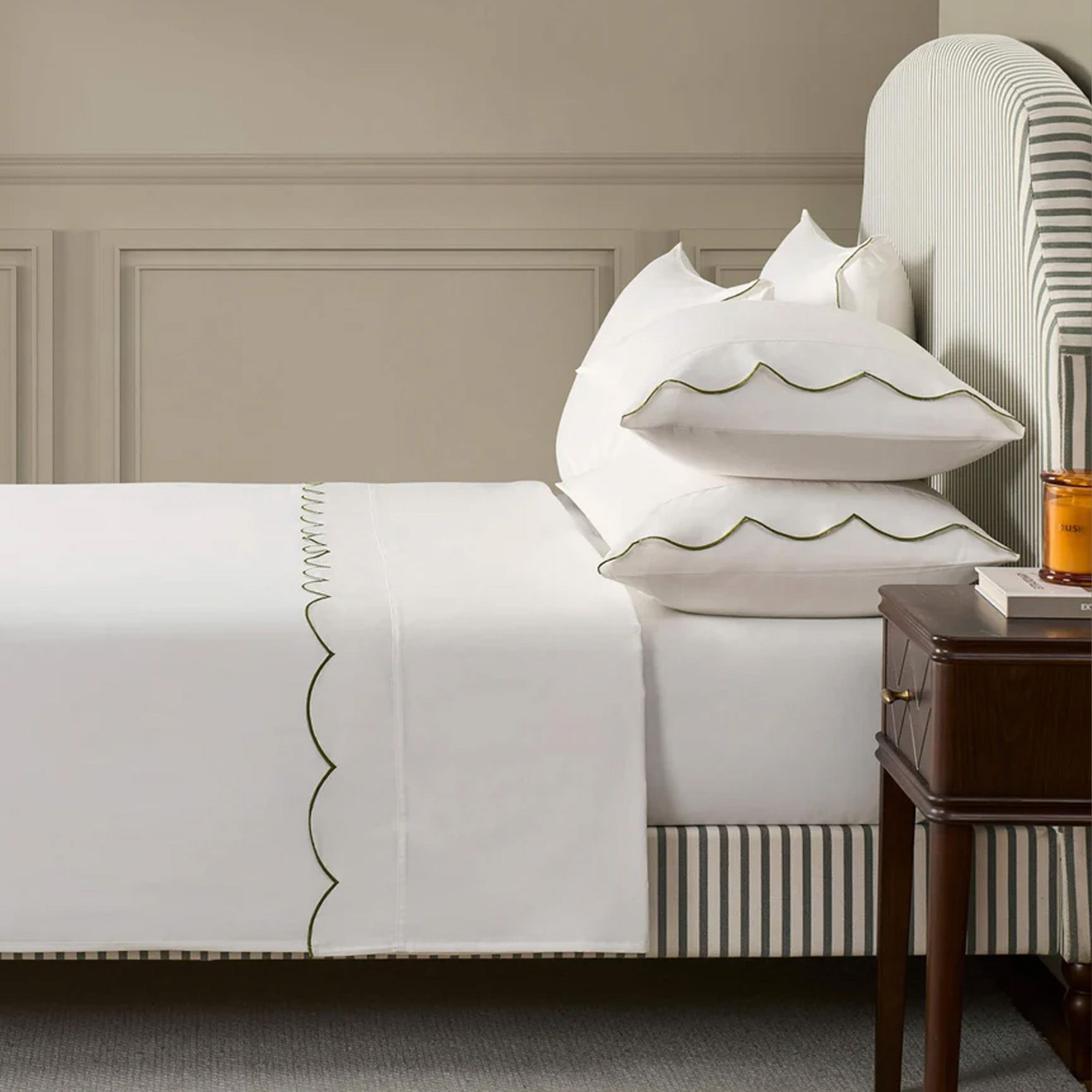 DUSK Simone Scallop Embroidered Edge Flat Sheet