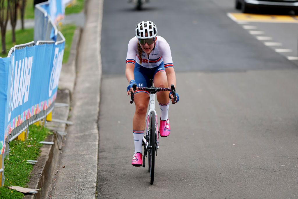 WOLLONGONG AUSTRALIA SEPTEMBER 24 Zoe Backstedt of United Kingdom attacks in the breakaway during the 95th UCI Road World Championships 2022 Women Junior Road Race a 672km one day race from Helensburgh to Wollongong Wollongong2022 on September 24 2022 in Wollongong Australia Photo by Con ChronisGetty Images