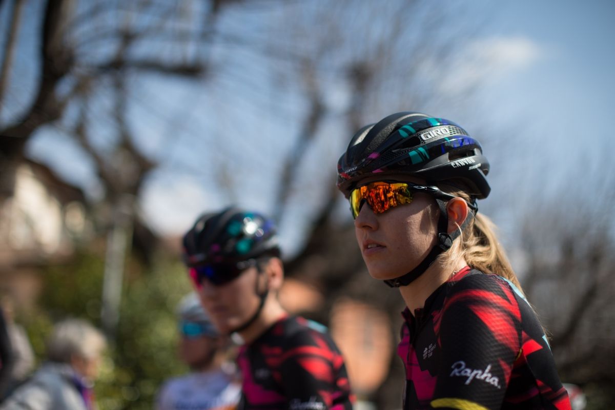 Alexis Ryan (Canyon//SRAM) looking focused on the start line
