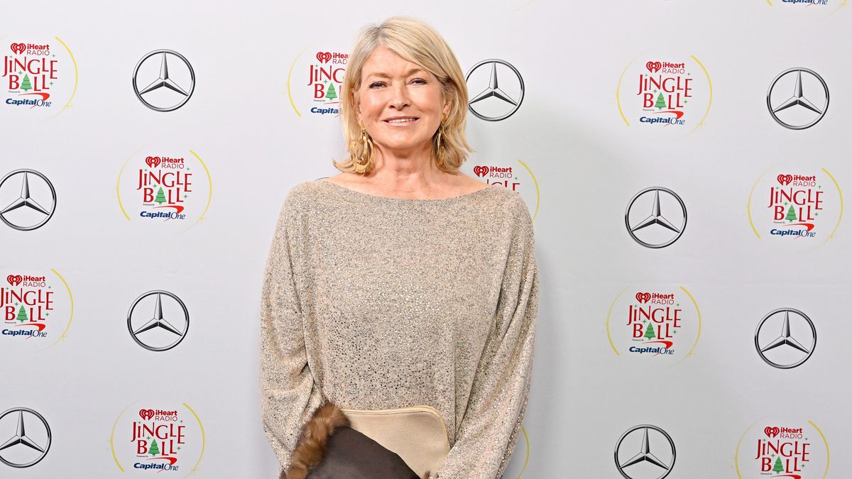 Martha Stewart arrives at the 2022 Jingle Ball