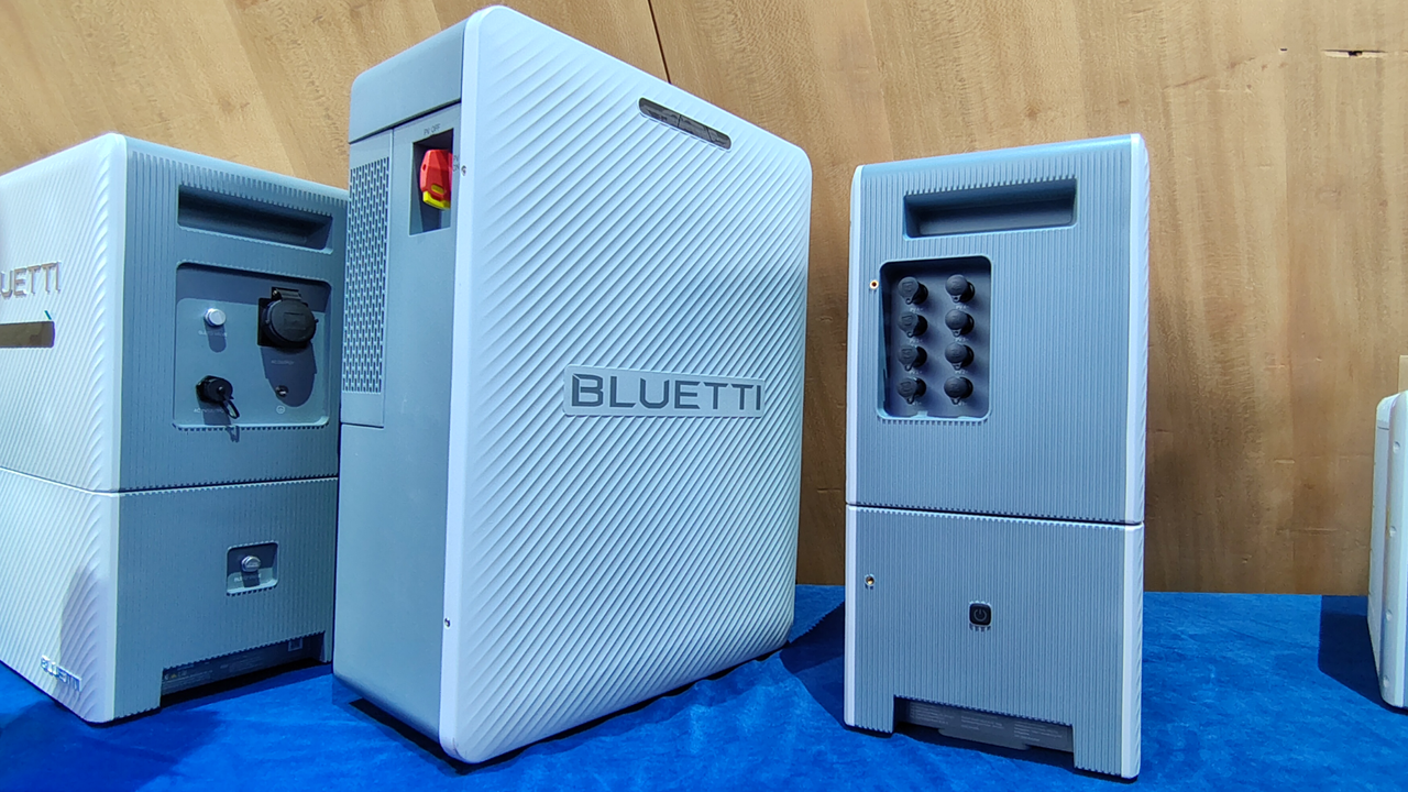 Side view of the Bluetti Balco 260 on an expansion battery showing the ports