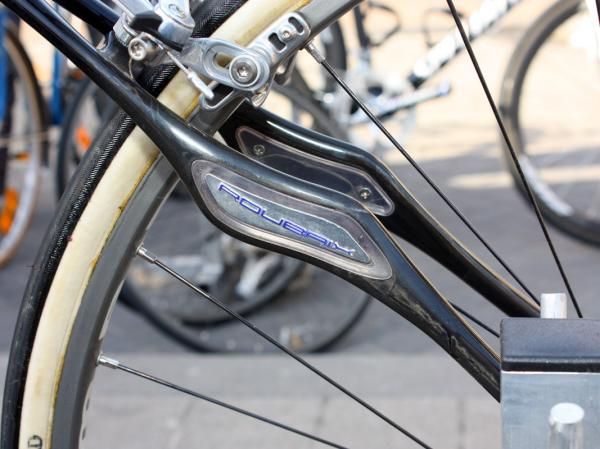 As compared to the current Specialized Roubaix SL2, the Zertz elastomeric inserts on the Project Black are absolutely huge.