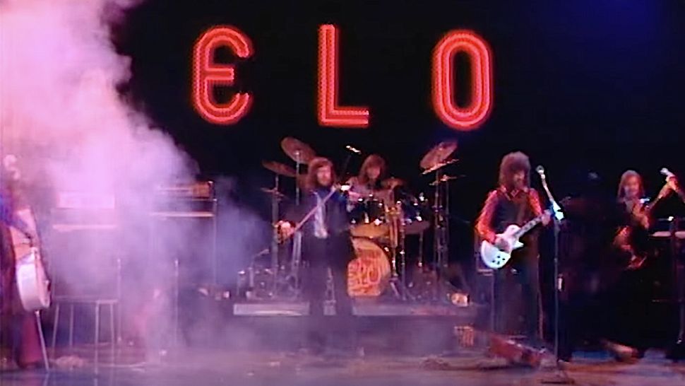 ELO performing In The Hall Of The Mountain King with an exploding cello ...