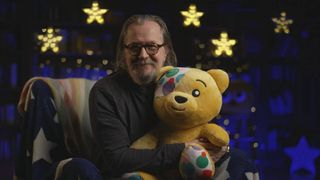 Gary Oldman with Pudsey on CBeebies Bedtime Story for Children in Need