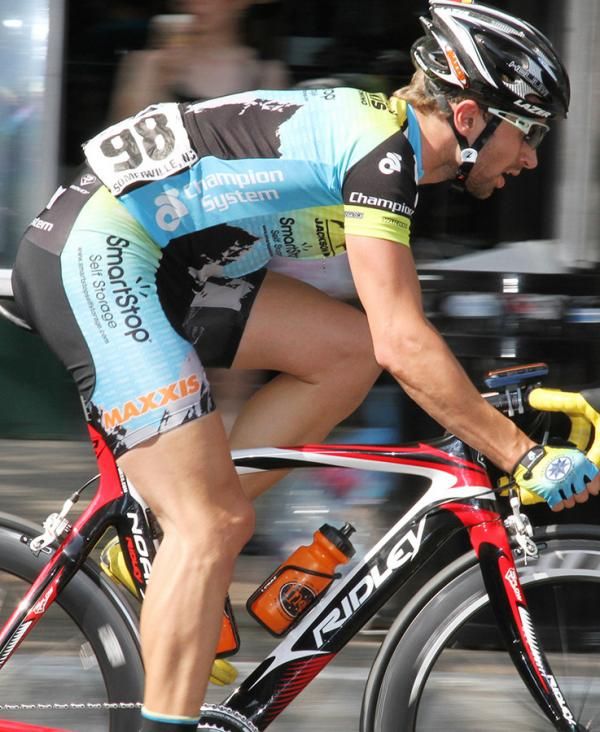Ben Zawacki (Team Mountain Khakis) tries to bridge the break to no avail.