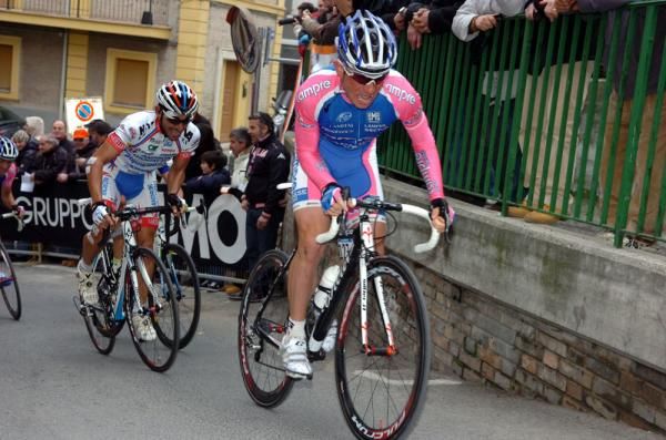 Daniele Pietropolli (Lampre-Farnese Vini) leads Jos&egrave; Serpa (Androni-Giocatolli)