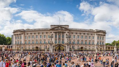 Tourists outside Buckingham Palace