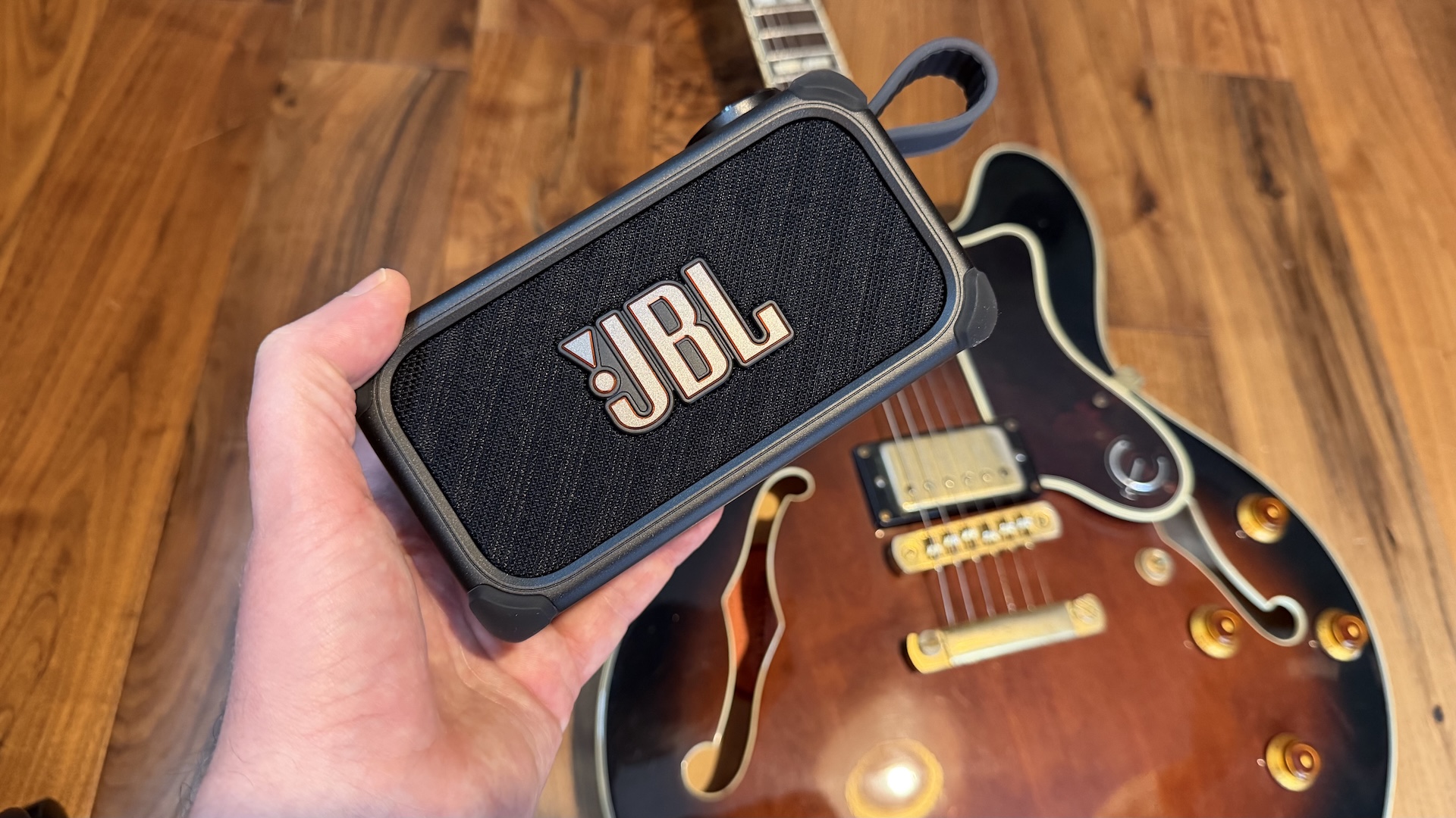 JBL BandBox Solo guitar practice gadget