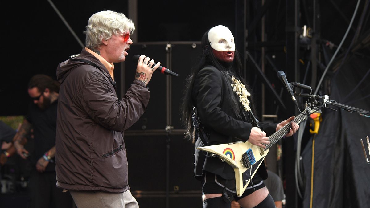 [L-R] Fred Durst and Wes Borland of Limp Bizkit