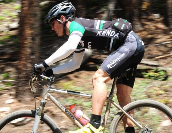 Mike Broderick (Kenda/Seven/No Tubes) would suffer multiple flats due to the sharp rocks.